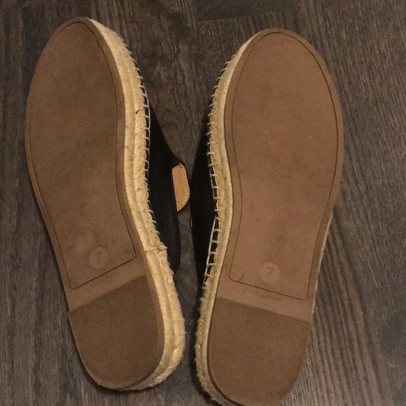 Black Universal Thread mules - Picture 3 of 5